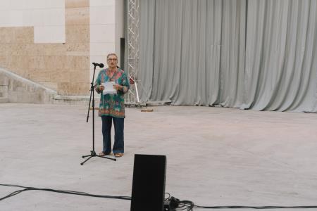 Nagovor Vanje Jelen, podžupanje Občine Sežana; Vir: Mladifest